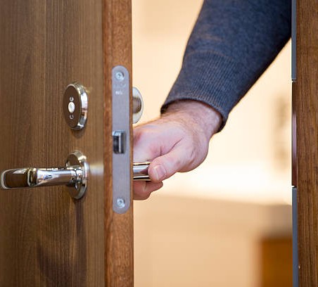 Audio of door being closed<br><audio controls src='audio/closing_door.mp3'></audio>